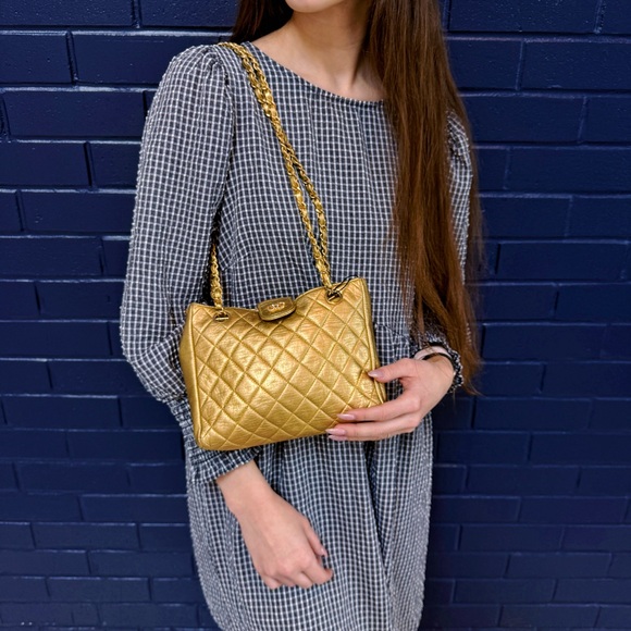 Sale!CHANEL Limited Edition Crystal CC Logo Shoulder Bag TWS - Picture 4 of 16